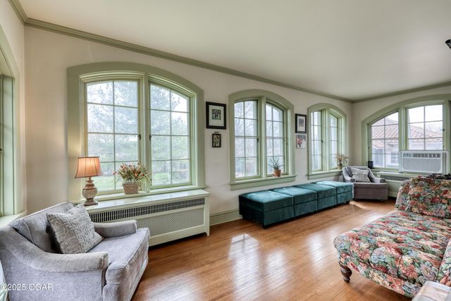 2736 E 15th Street, Joplin, MO 64801