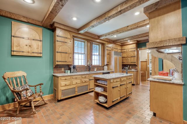 2736 E 15th Street, Joplin, MO 64801