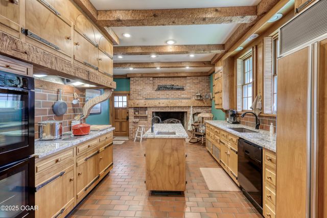 2736 E 15th Street, Joplin, MO 64801