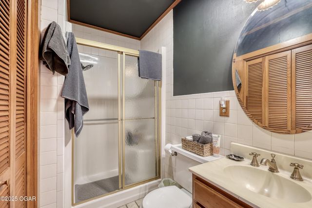 2736 E 15th Street, Joplin, MO 64801