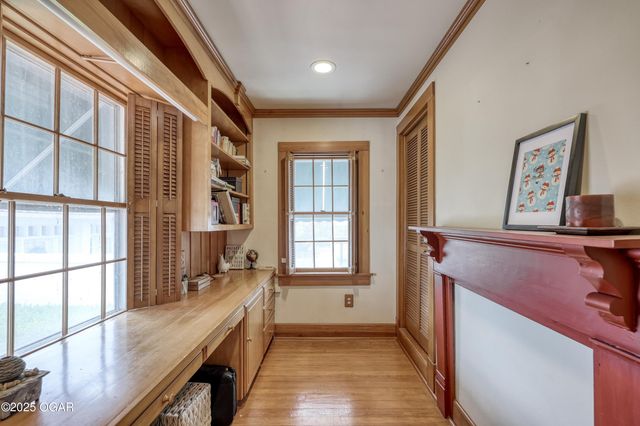 2736 E 15th Street, Joplin, MO 64801