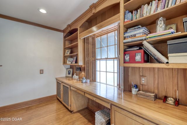 2736 E 15th Street, Joplin, MO 64801