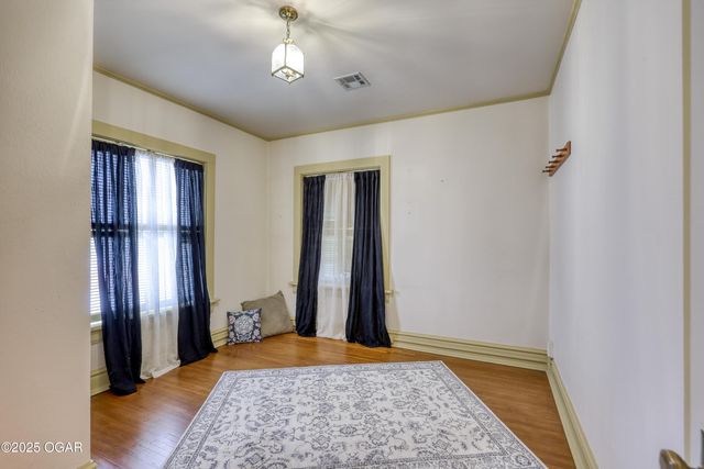 2736 E 15th Street, Joplin, MO 64801