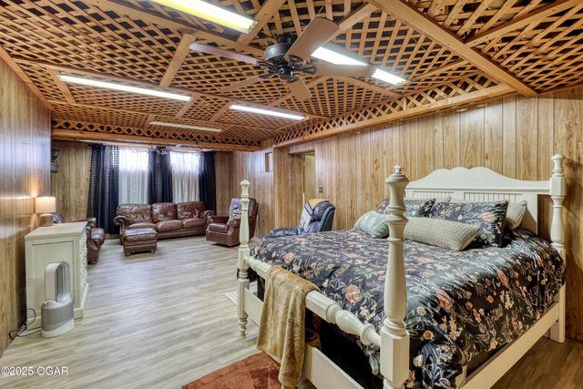 2736 E 15th Street, Joplin, MO 64801