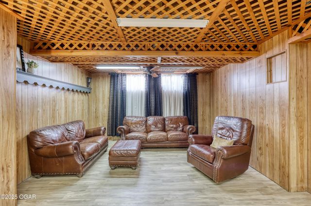 2736 E 15th Street, Joplin, MO 64801