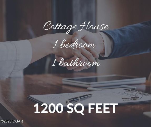 2736 E 15th Street, Joplin, MO 64801