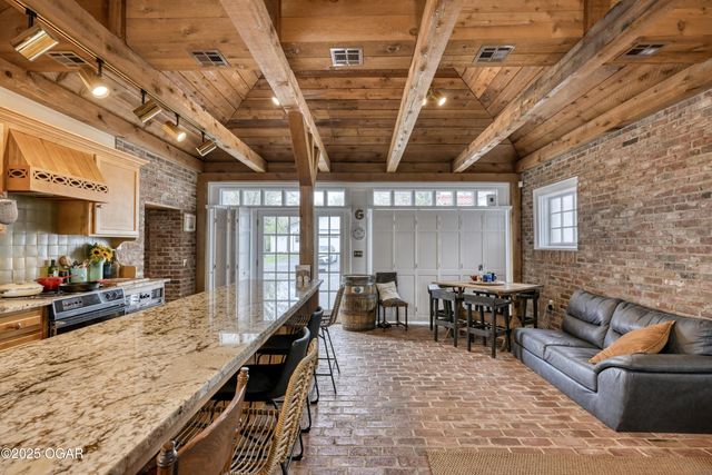 2736 E 15th Street, Joplin, MO 64801