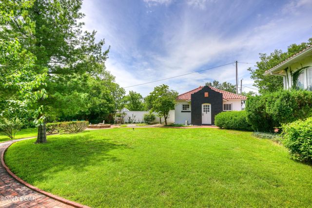 2736 E 15th Street, Joplin, MO 64801