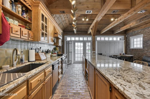 2736 E 15th Street, Joplin, MO 64801