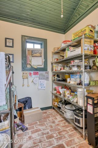 2736 E 15th Street, Joplin, MO 64801