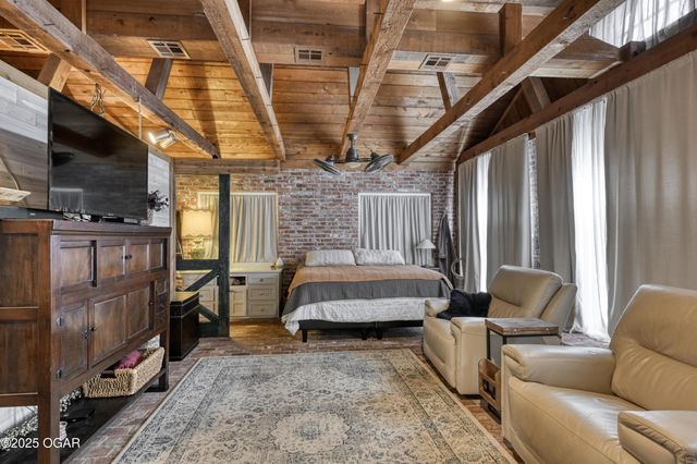 2736 E 15th Street, Joplin, MO 64801