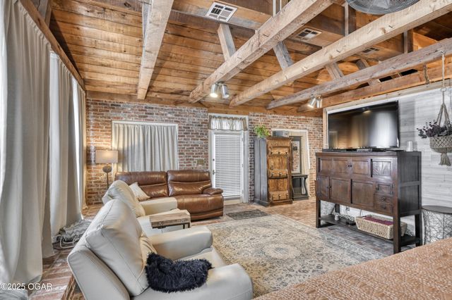 2736 E 15th Street, Joplin, MO 64801