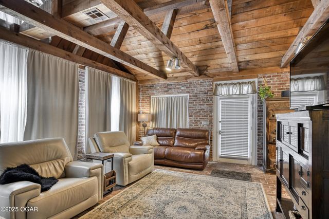 2736 E 15th Street, Joplin, MO 64801