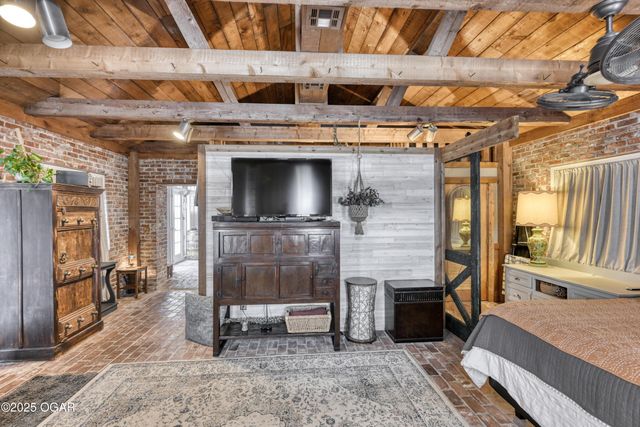 2736 E 15th Street, Joplin, MO 64801