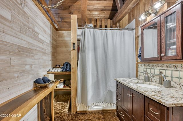 2736 E 15th Street, Joplin, MO 64801