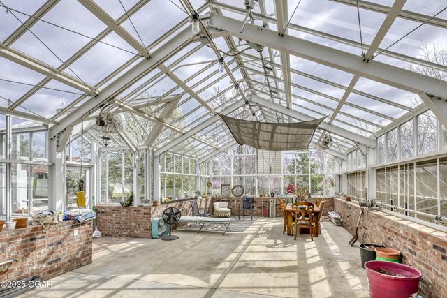 2736 E 15th Street, Joplin, MO 64801