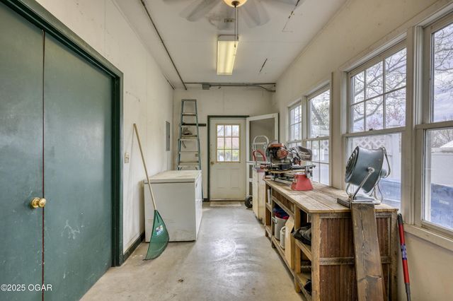 2736 E 15th Street, Joplin, MO 64801