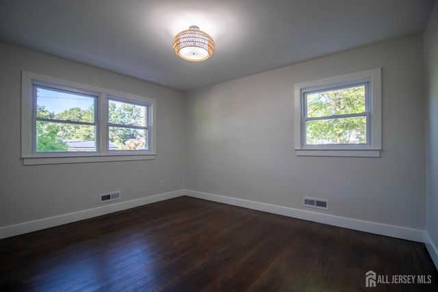 22 Agate Road, East Brunswick, NJ 08816