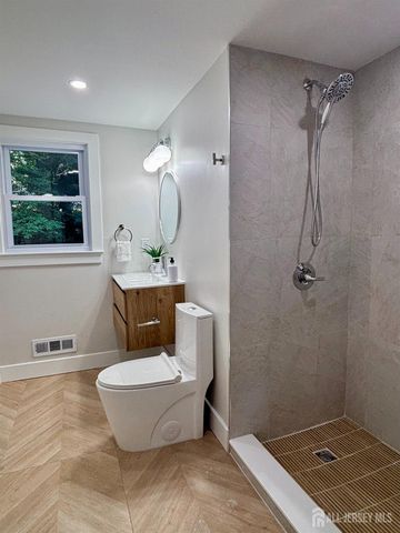 22 Agate Road, East Brunswick, NJ 08816