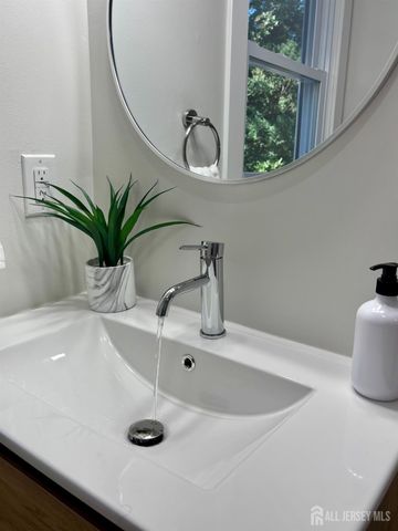 22 Agate Road, East Brunswick, NJ 08816