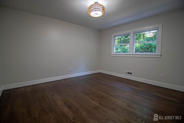 22 Agate Road, East Brunswick, NJ 08816