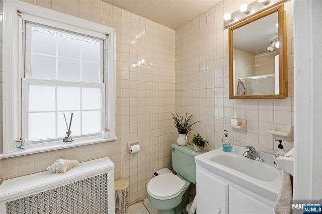 86 Knapp Place, Englewood, NJ 07631