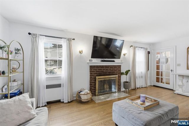 86 Knapp Place, Englewood, NJ 07631