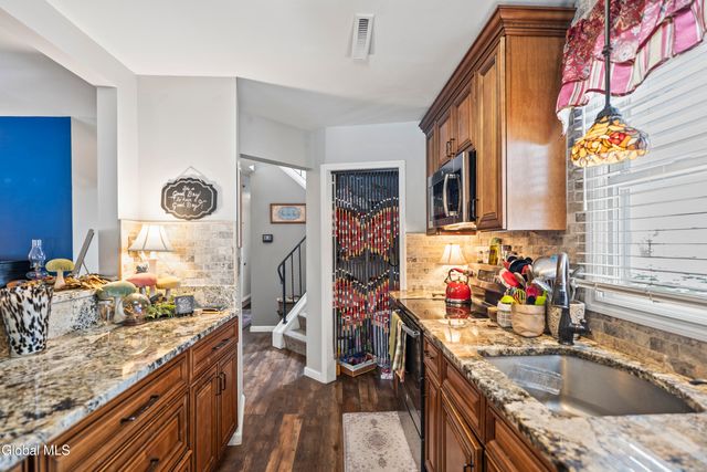 15 Stirrup Drive, East Greenbush, NY 12061