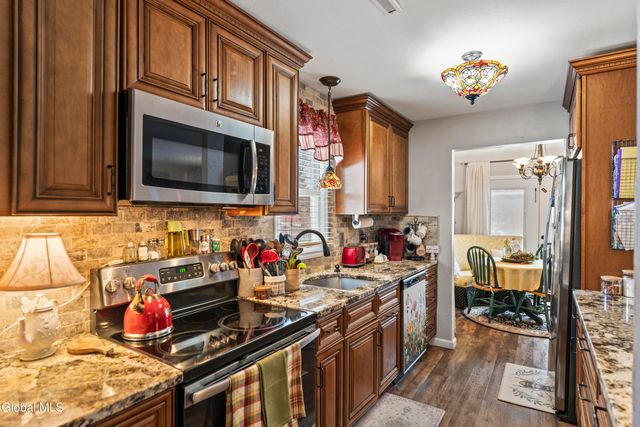 15 Stirrup Drive, East Greenbush, NY 12061