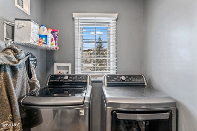 15 Stirrup Drive, East Greenbush, NY 12061