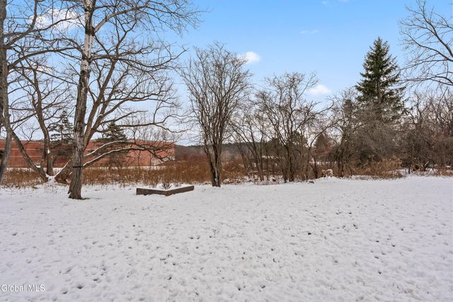 15 Stirrup Drive, East Greenbush, NY 12061