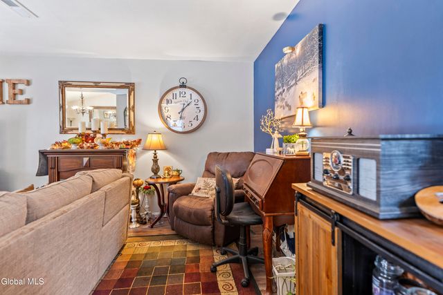 15 Stirrup Drive, East Greenbush, NY 12061