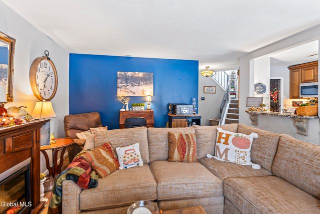 15 Stirrup Drive, East Greenbush, NY 12061