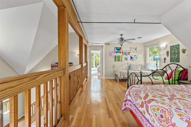 416 Island Dr, Livingston, TX 77351