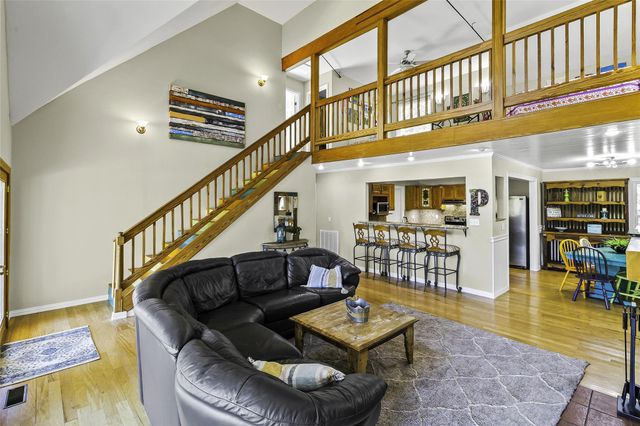 416 Island Dr, Livingston, TX 77351