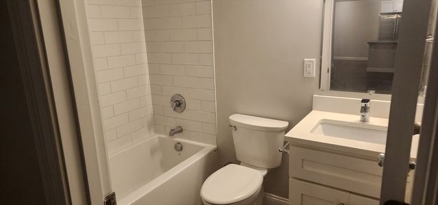 10 Merrymount Rd 104, Quincy, MA 02169