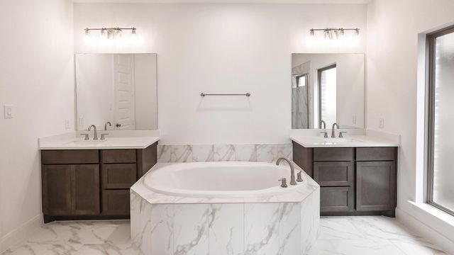 702 Bay Breeze DR, Kyle, TX 78640