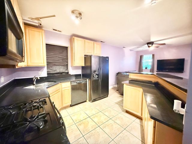 6035 S St Lawrence Avenue GS, Chicago, IL 60637