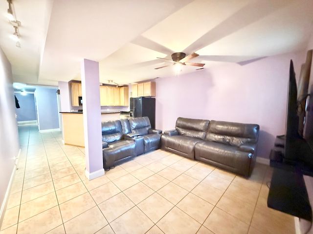 6035 S St Lawrence Avenue GS, Chicago, IL 60637