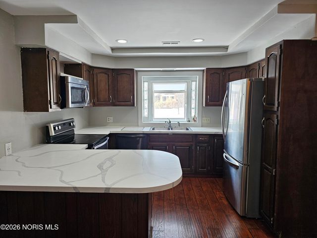 1826 Reva Drive, Northwood, OH 43619