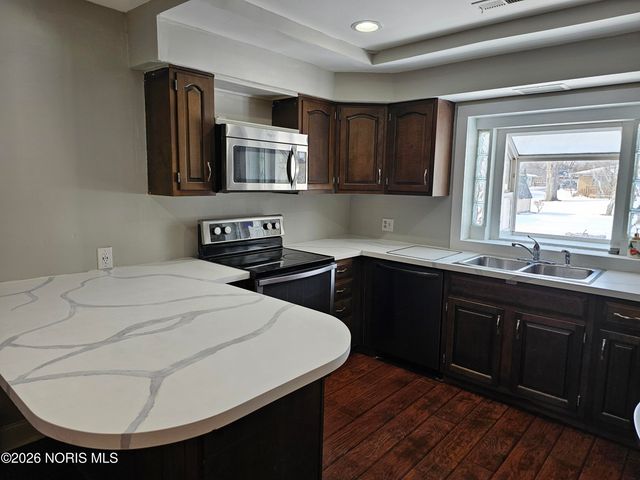 1826 Reva Drive, Northwood, OH 43619