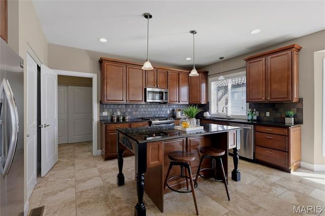 816 Aston Way Drive, O'fallon, MO 63368