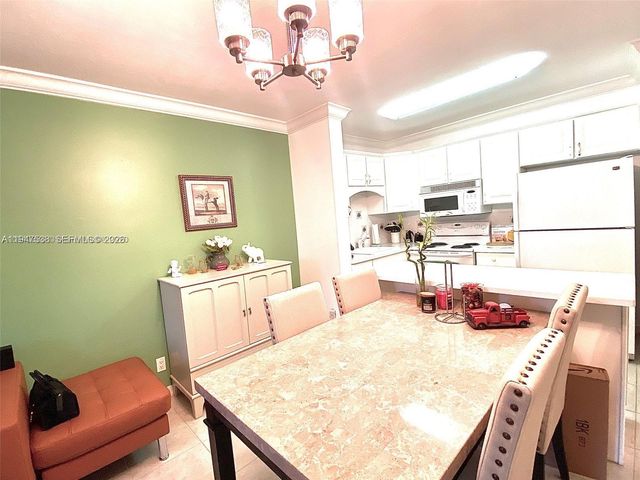 1520 Mckinley St 216E, Hollywood, FL 33020