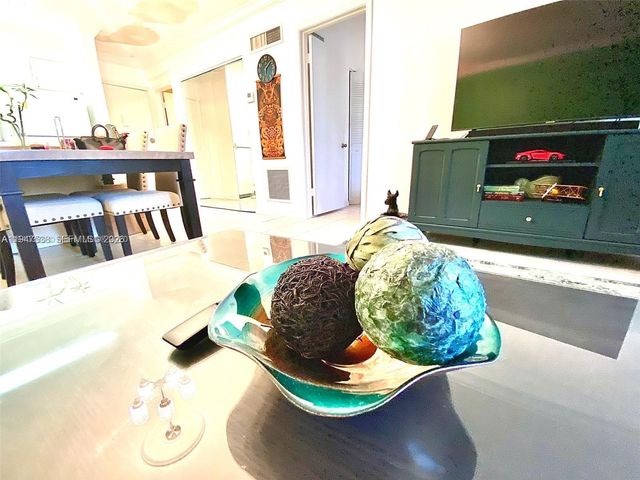 1520 Mckinley St 216E, Hollywood, FL 33020