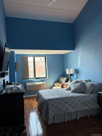 750 West Broadway 5Q, Long Beach, NY 11561