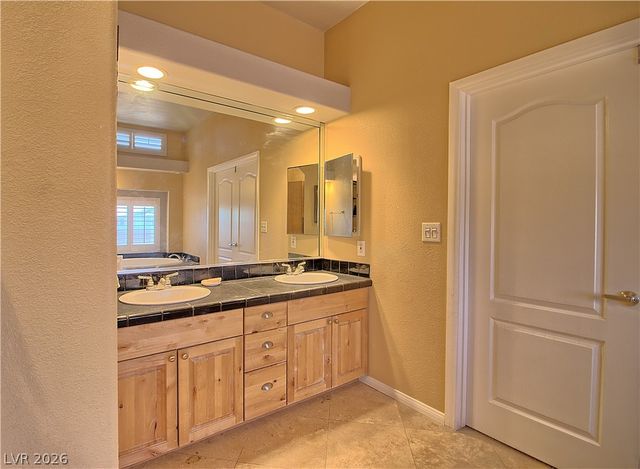 1725 Leonard Lane, Las Vegas, NV 89108