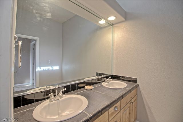 1725 Leonard Lane, Las Vegas, NV 89108