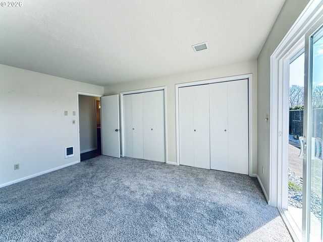 743 MARINE VIEW Dr, Longview, WA 98632