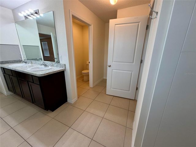 5513 ASHTON COVE COURT, Sarasota, FL 34233