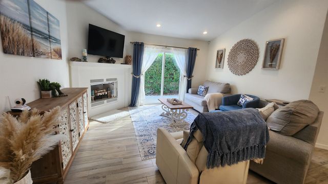 206 4th St, St Augustine, FL 32080